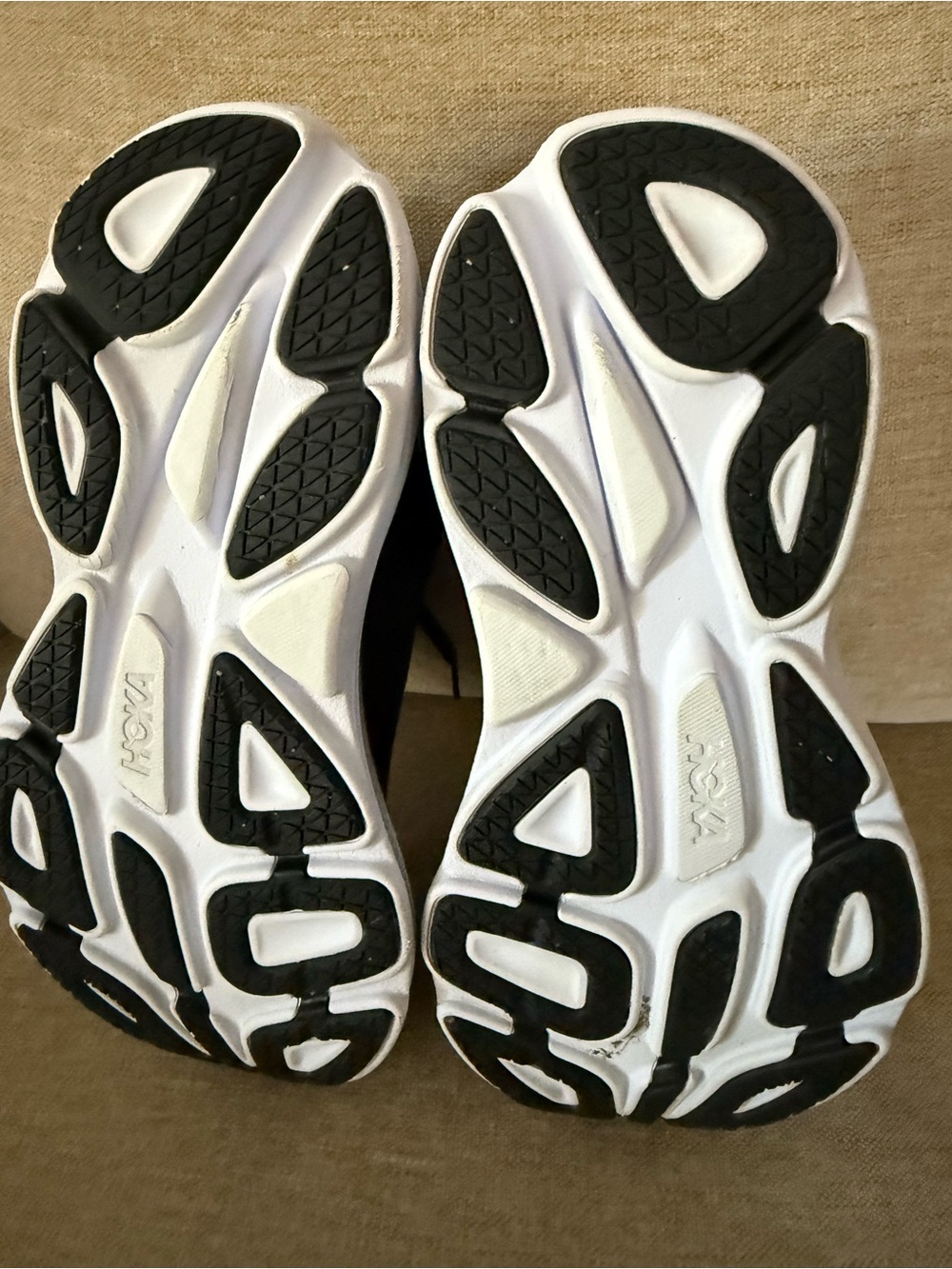 Hoka Black ONE ONE Bondi 8 and Black White size 7.5 - Picture 9 of 9